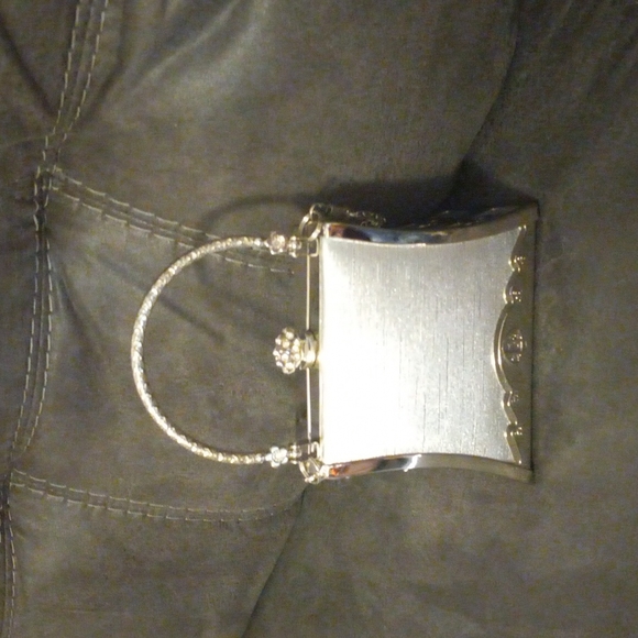 Gorgeous silver evening purse - Picture 2 of 6